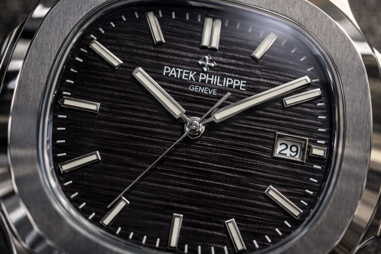 Men’s Luxury Stainless Steel Watch – Black Dial